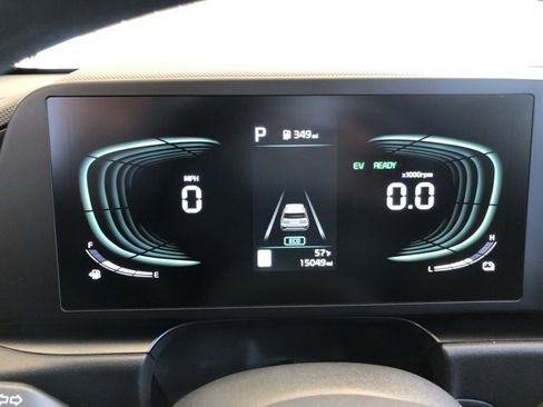 Certified 2024 Kia Niro LX image 21