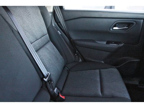 Certified 2025 Nissan Rogue SV image 15