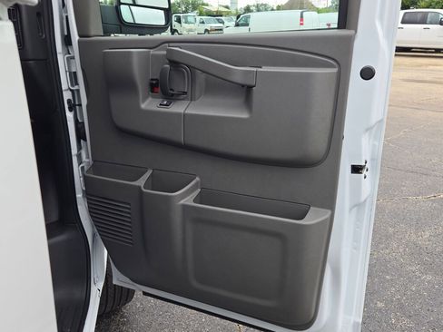 New 2025 Chevrolet Express 3500 w/ Power Convenience Package image 8