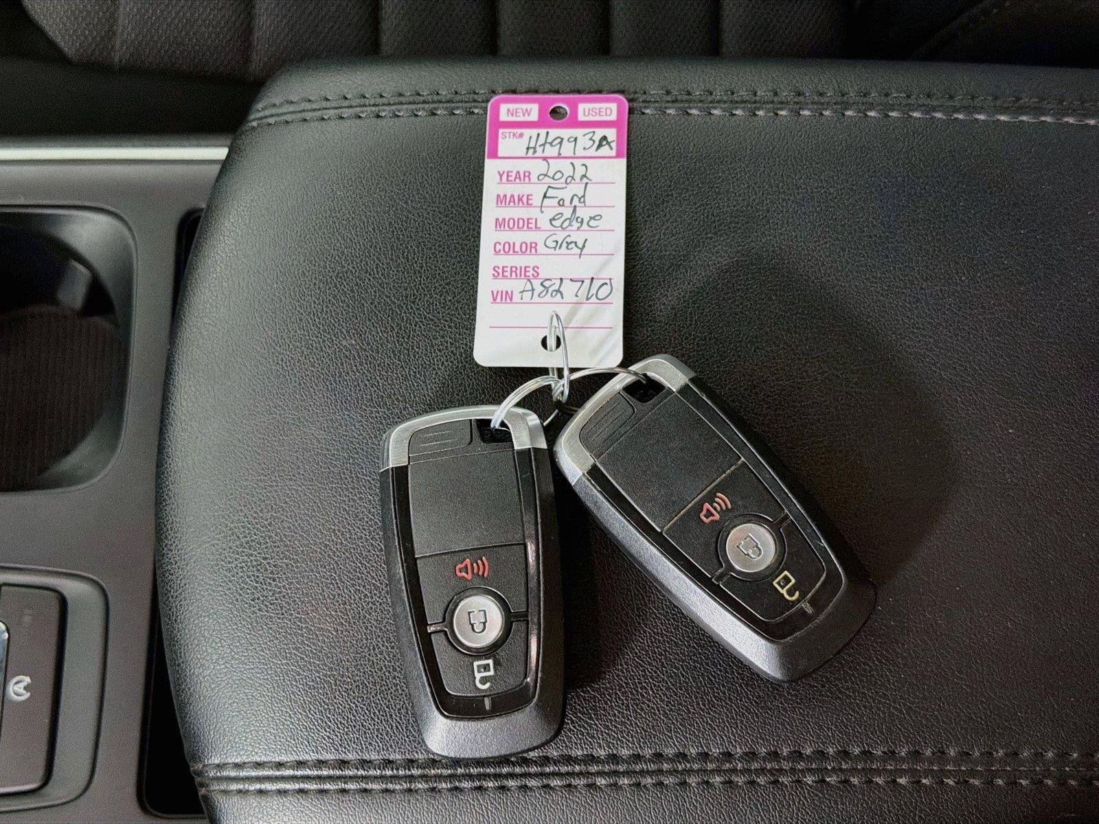 Used 2022 Ford Edge SE w/ Black Appearance Package AWD/4WD image 4