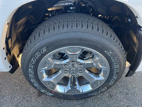 New 2026 RAM 1500 4x4 Crew Cab image 9