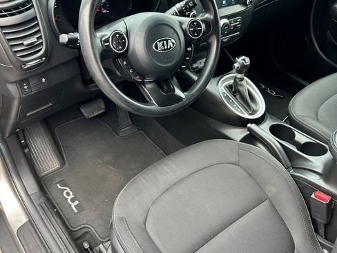 Used 2018 Kia Soul + FWD image 8