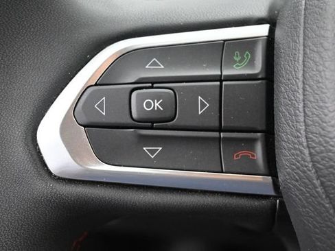 Used 2025 Jeep Compass Trailhawk AWD/4WD image 29