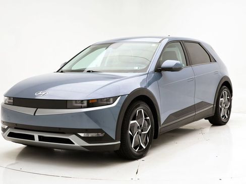 Used 2024 Hyundai Ioniq 5 SEL image 2