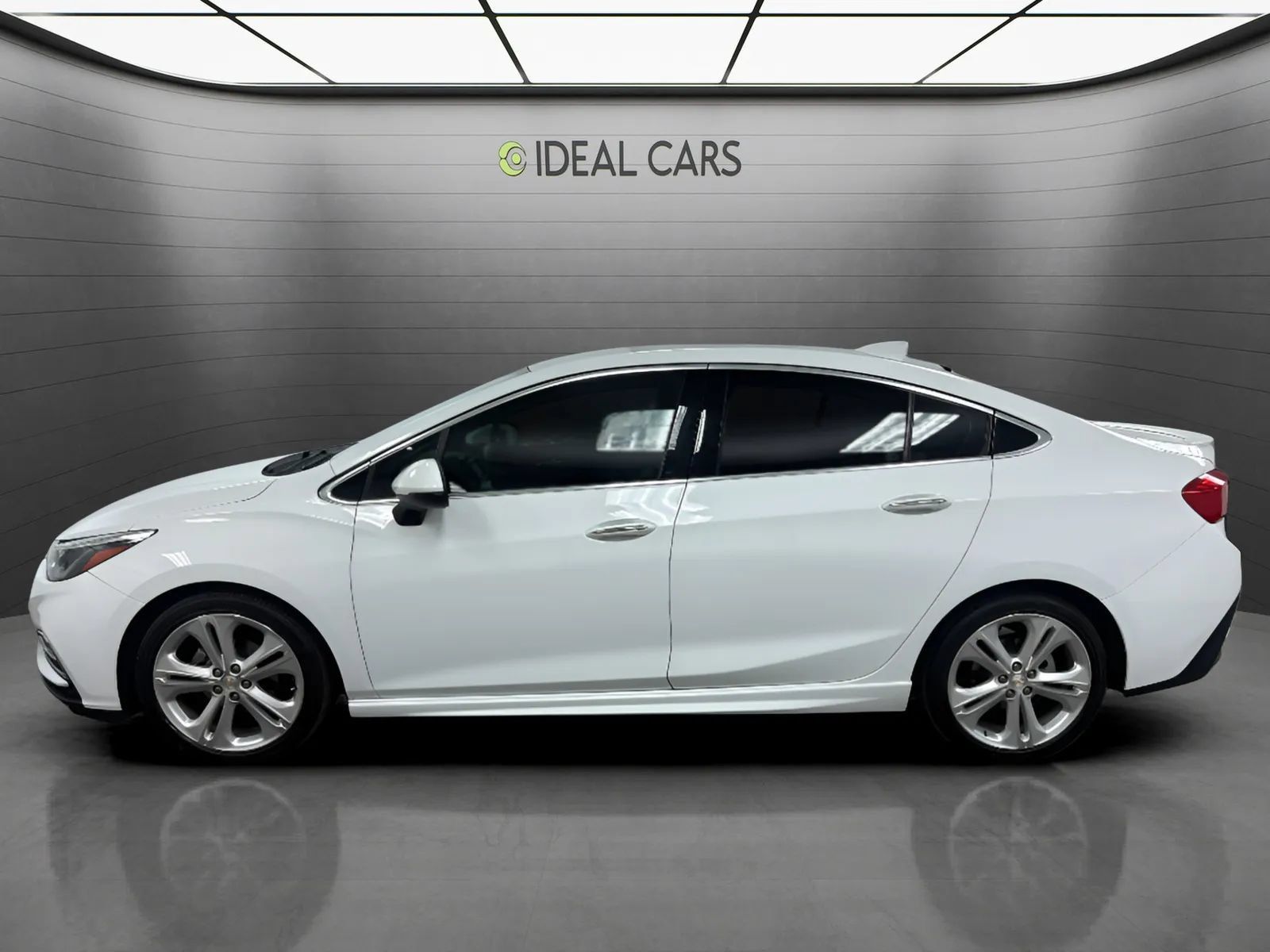 Used 2017 Chevrolet Cruze Premier w/ RS Package FWD image 8