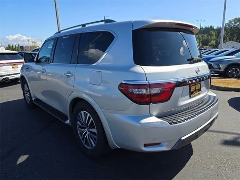 Used 2021 Nissan Armada SL w/ Captain's Chairs Package image 6