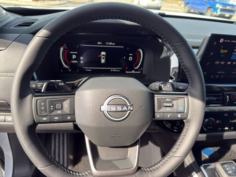 New 2026 Nissan Pathfinder Platinum image 16