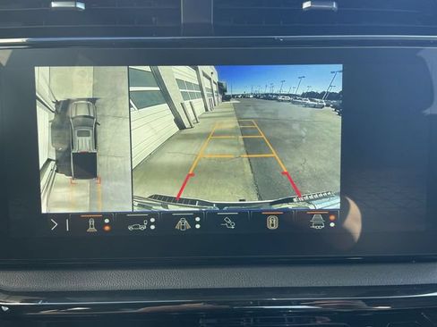 Used 2025 GMC Sierra 1500 AT4 AWD/4WD image 17