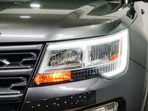 Used 2019 Ford Explorer XLT w/ Equipment Group 202A image 7