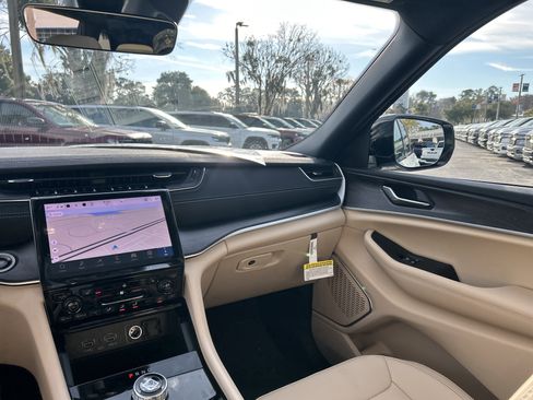 New 2025 Jeep Grand Cherokee Limited w/ Black Appearance Package image 59