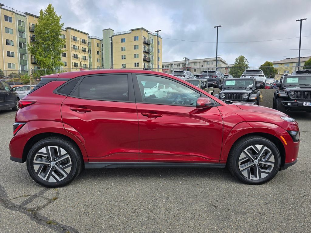Used 2023 Hyundai Kona SE FWD image 8