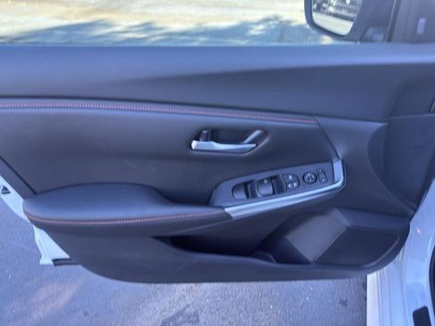 New 2025 Nissan Sentra SR image 17