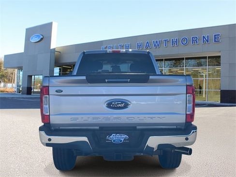 Used 2019 Ford F250 XLT w/ XLT Premium Package image 5