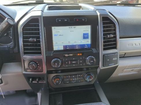 Used 2021 Ford F250 XLT w/ XLT Premium Package image 9