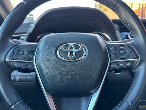 Used 2020 Toyota Camry XSE image 28