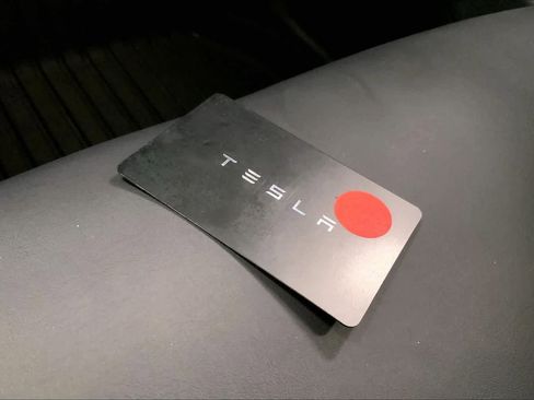 Used 2024 Tesla Model Y Long Range image 18