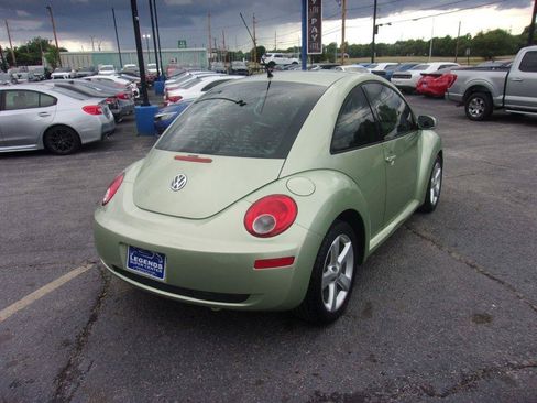 Used 2007 Volkswagen Beetle Coupe w/ Package 2 FWD image 5