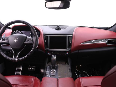 Used 2022 Maserati Levante Trofeo AWD/4WD image 8