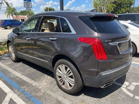 Used 2018 Cadillac XT5 Premium Luxury FWD image 2