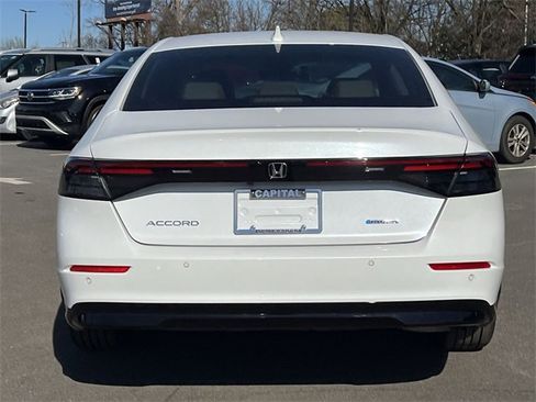 Used 2025 Honda Accord EX-L image 34