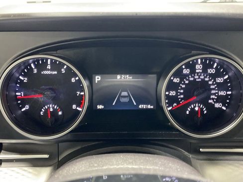 Used 2024 Kia Carnival LX FWD image 9