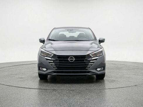 Used 2025 Nissan Versa SV image 2