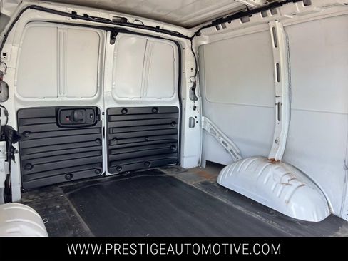 Used 2022 GMC Savana 2500 w/ Driver Convenience Package image 12