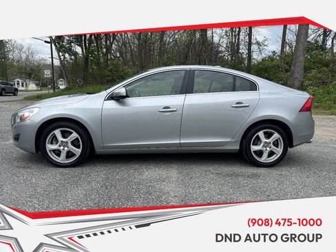 Used 2013 Volvo S60 T5 FWD image 1