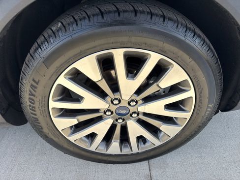 Certified 2020 Ford Escape Titanium w/ Titanium Premium Package 2.0 image 21