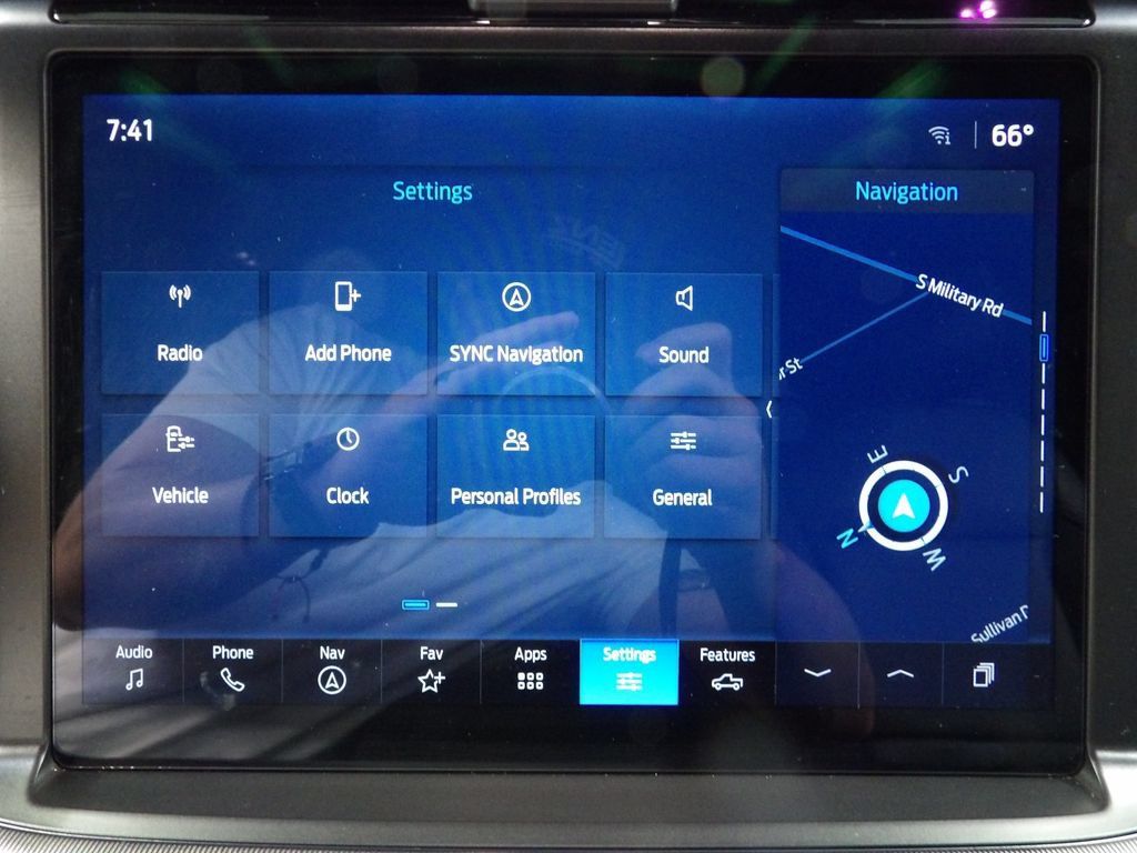 Used 2025 Ford F150 Lariat AWD/4WD image 33