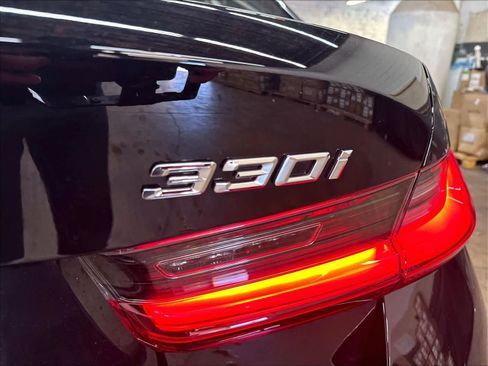 Used 2024 BMW 330i Sedan w/ Convenience Package RWD image 11