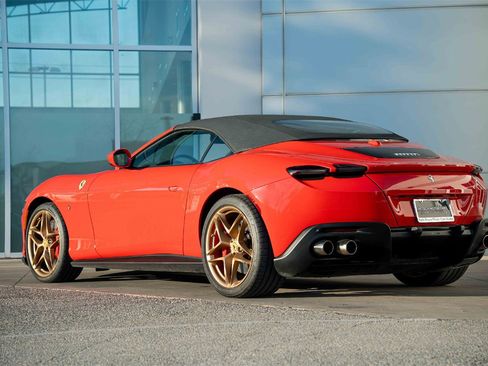 Used 2024 Ferrari Roma Spider image 11