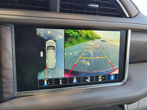 Used 2022 GMC Yukon XL Denali image 16