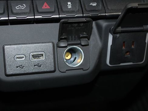 Used 2024 Chevrolet Silverado 1500 Custom image 43