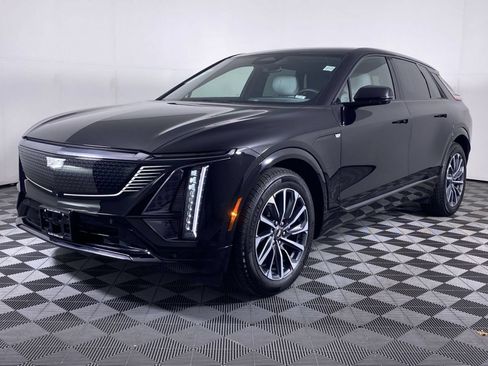 Certified 2024 Cadillac Lyriq Sport AWD/4WD image 17