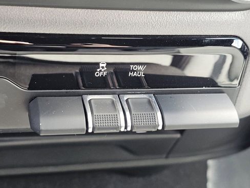 Used 2024 RAM 2500 Big Horn w/ Bed Utility Group image 13