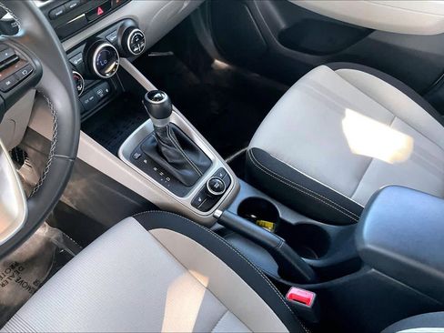 Certified 2026 Hyundai Venue SEL FWD image 17