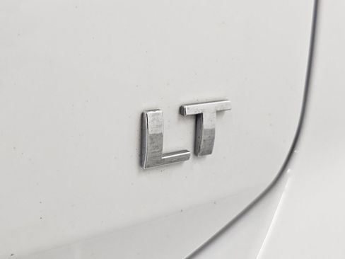 Used 2019 Chevrolet Equinox LT FWD image 29
