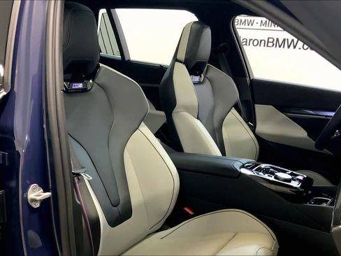 Used 2026 BMW M5 Touring AWD/4WD image 9