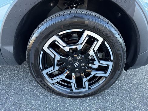 Certified 2025 Hyundai Santa Cruz Limited image 9