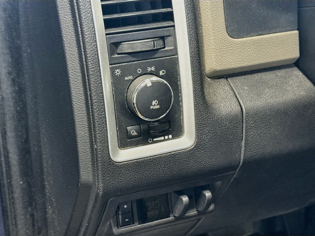 Used 2012 RAM 1500 Big Horn w/ Luxury Group AWD/4WD image 10