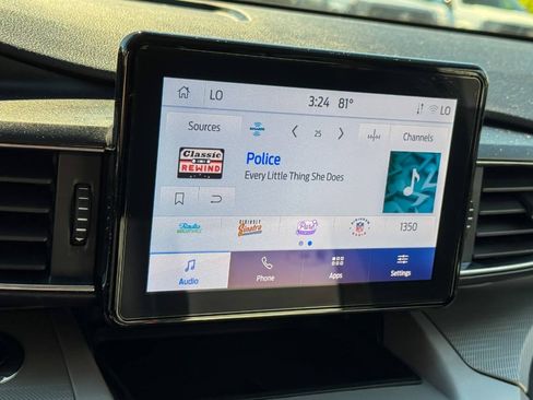 Used 2023 Ford Explorer XLT w/ Equipment Group 202A AWD/4WD image 29
