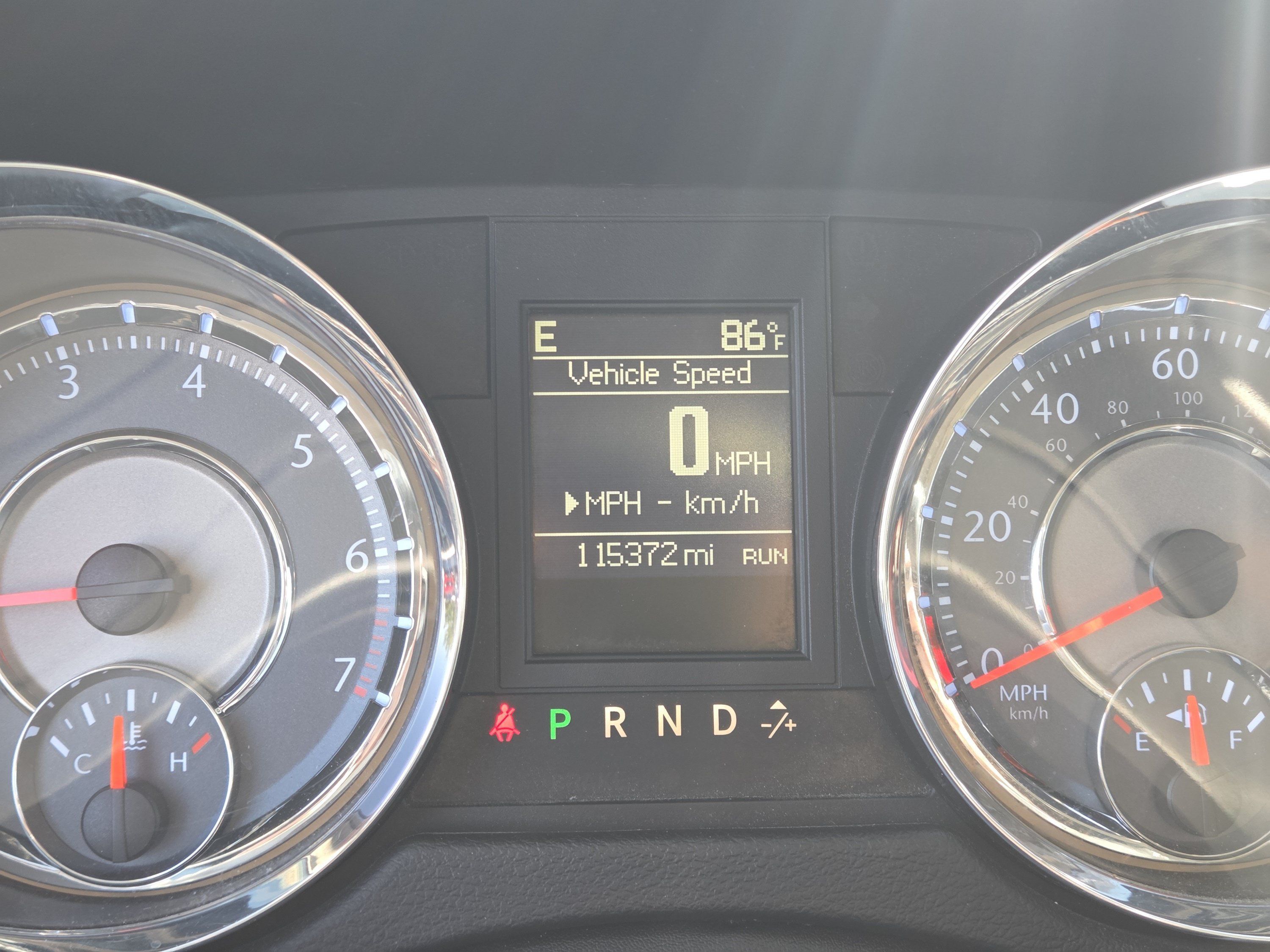 Used 2015 Chrysler Town & Country Touring FWD image 32