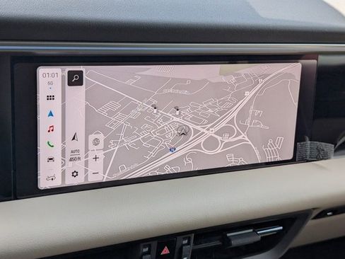 Certified 2025 Porsche Macan Electric image 13