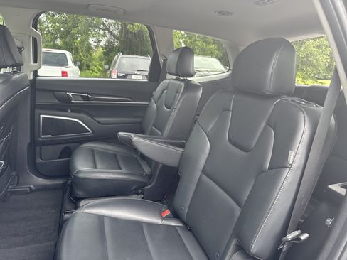 Used 2025 Kia Telluride S FWD image 26