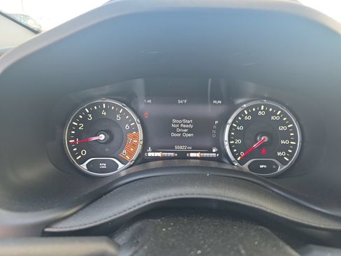 Used 2023 Jeep Renegade Latitude AWD/4WD image 22