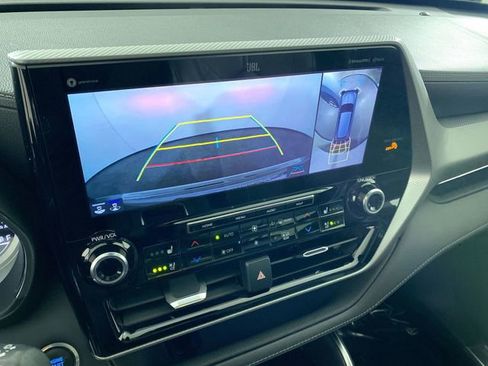 Used 2021 Toyota Highlander Platinum image 7