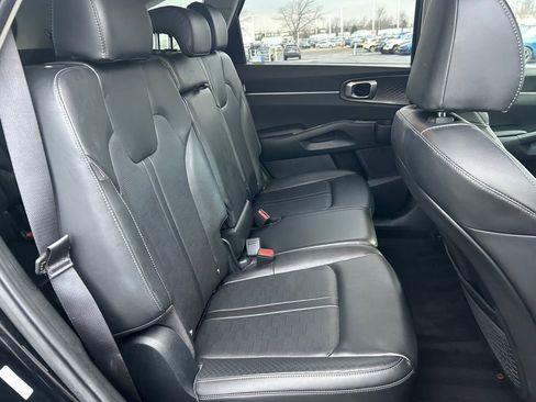 Used 2024 Kia Sorento S image 26