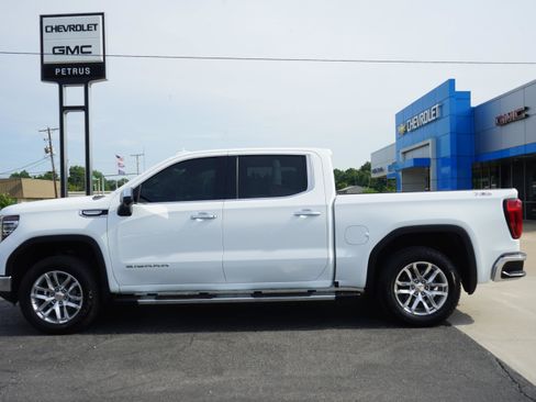 Used 2024 GMC Sierra 1500 SLT AWD/4WD image 2