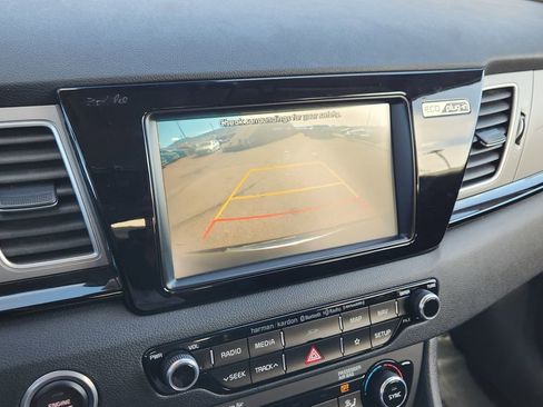 Used 2018 Kia Niro EX Premium image 8